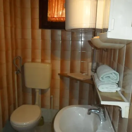 Yucca ゲストハウス トロギール