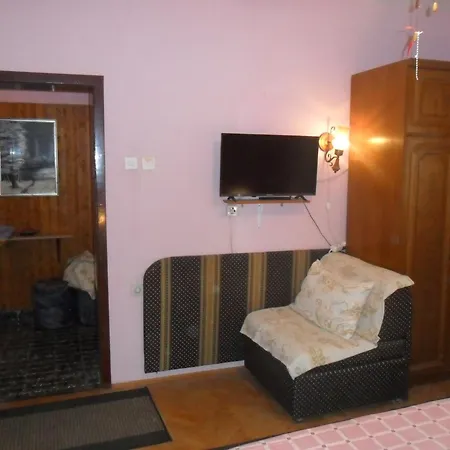 ゲストハウス Yucca 3*