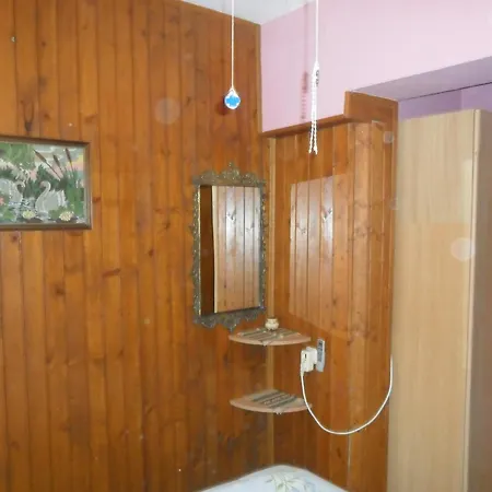 ゲストハウス Yucca トロギール