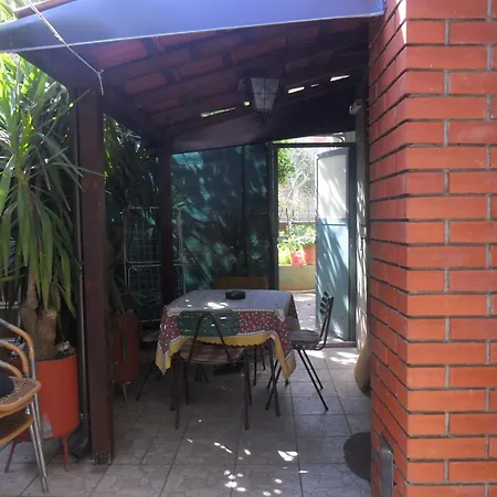 בית הארחה Yucca טרוגיר