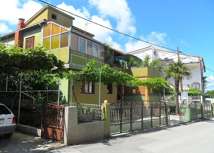 Apartmani Yucca Трогир