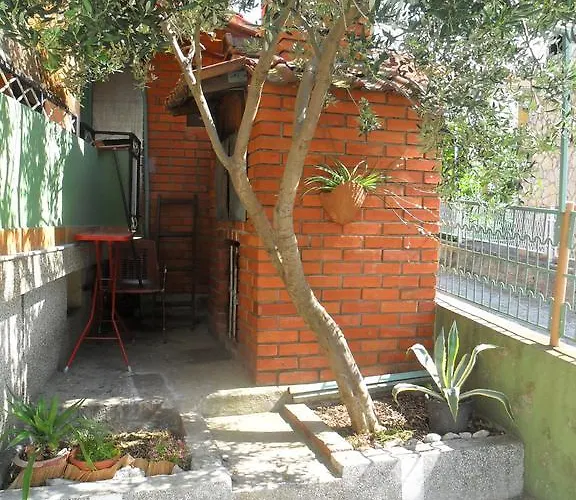 Гостевой дом Apartmani Yucca 3*